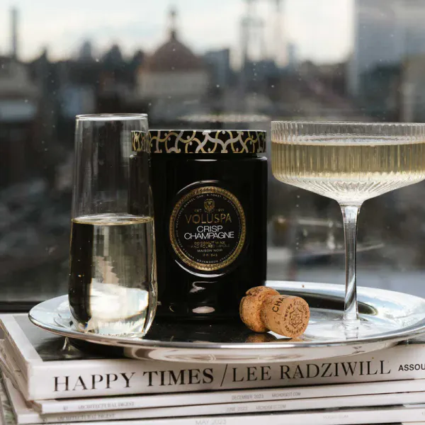 Hovedbilde Voluspa Crisp Champagne Large Jar Candle  100T