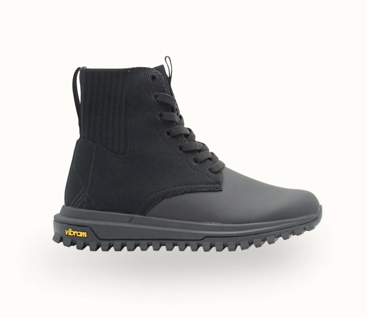 Kastel Lyngen Deep Black Vannavstøtende med Vibram Såle